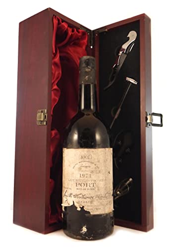 Smith Woodhouse Late Bottled Vintage Port 1974 in einer mit Seide ausgestatetten Geschenkbox, da zu 4 Weinaccessoires, 1 x 700ml - 
